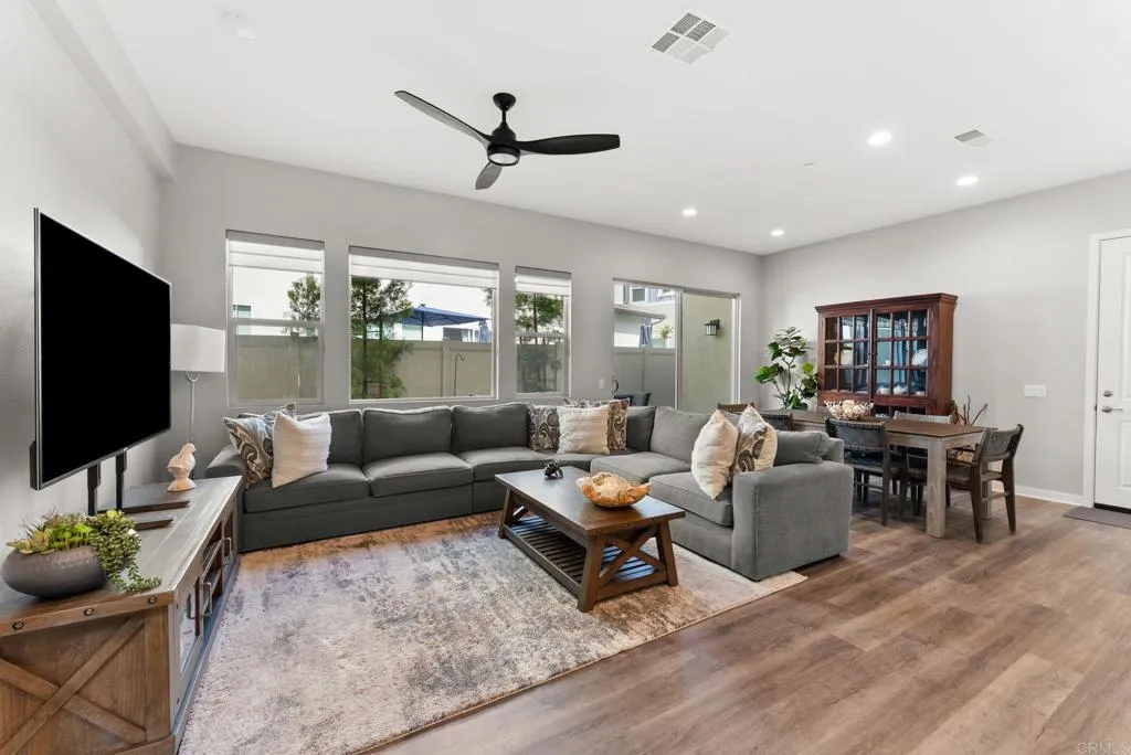 https://cdn.realtyfeed.com/cdn/127/306786205/46cb9c4858c47c876437f76cdc572ac3.webp
