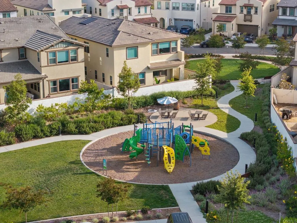 https://cdn.realtyfeed.com/cdn/127/306786205/862170aaeb383923b7ef9eca74a93029.webp