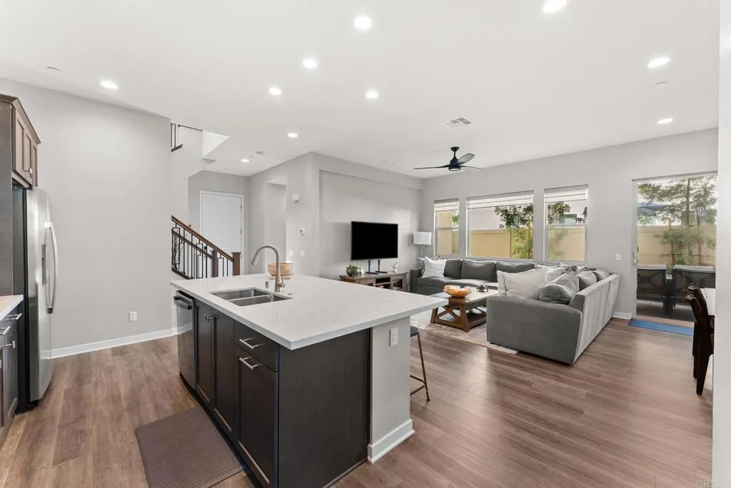 https://cdn.realtyfeed.com/cdn/127/306786205/87b57934d396f40b8c9952e2e9b2f02a.webp