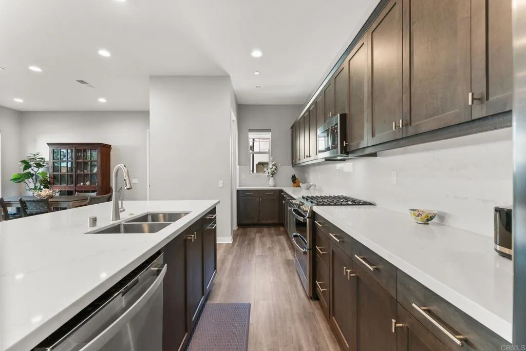 https://cdn.realtyfeed.com/cdn/127/306786205/acb6bda288d286f85dd69a21734bdd5e.webp