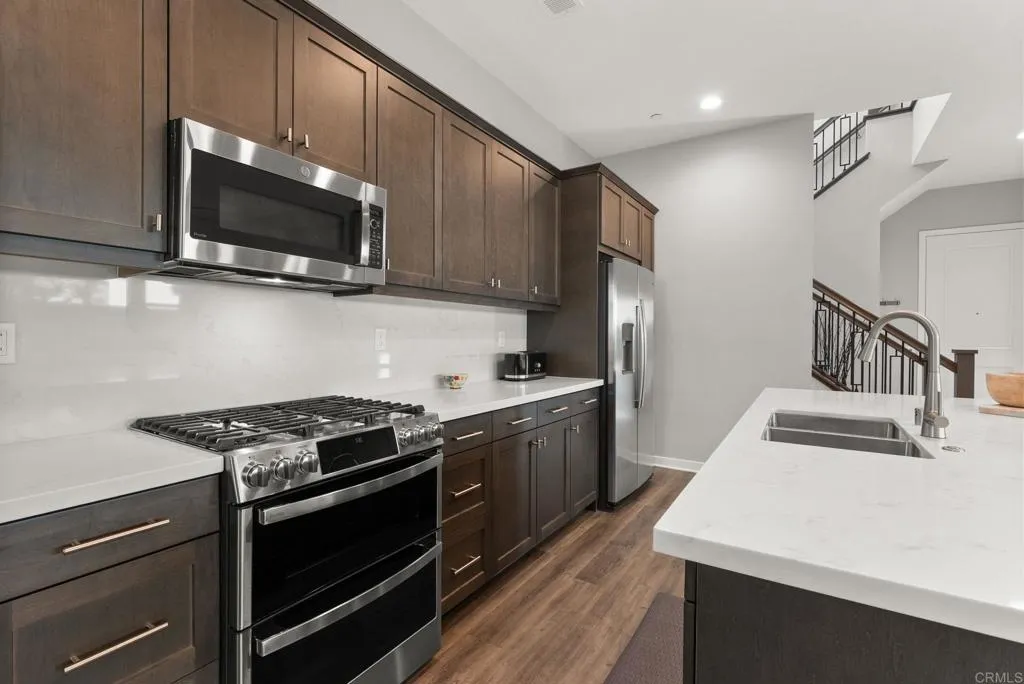 https://cdn.realtyfeed.com/cdn/127/306786205/c5dfba048627e4a23e977bb7d4e4ef94.webp