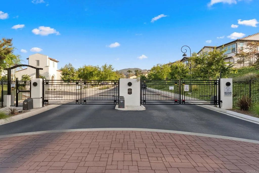 https://cdn.realtyfeed.com/cdn/127/306786205/cf58ab5f6f6b636d9815d7e837217e72.webp