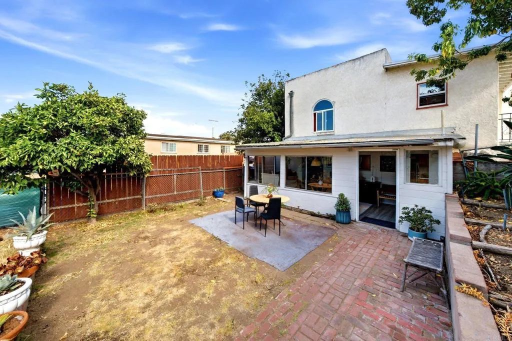 https://cdn.realtyfeed.com/cdn/127/306786210/350cabddb5b1d06ea89b3ac527bdedd2.webp