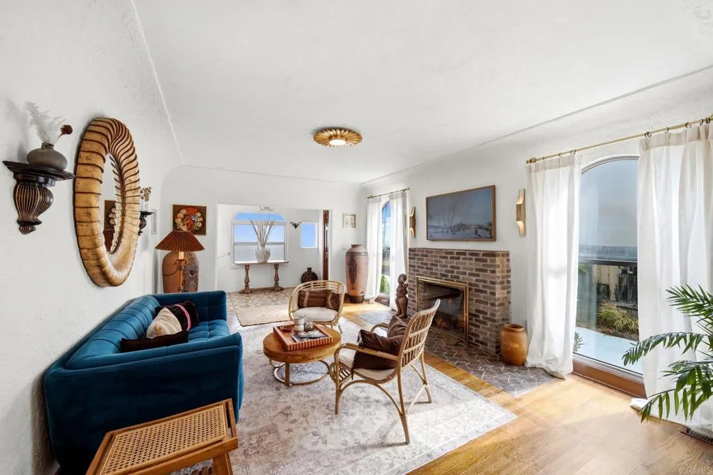 https://cdn.realtyfeed.com/cdn/127/306786210/aa42a2fcc6cb6448ab96115b90bee4c4.webp