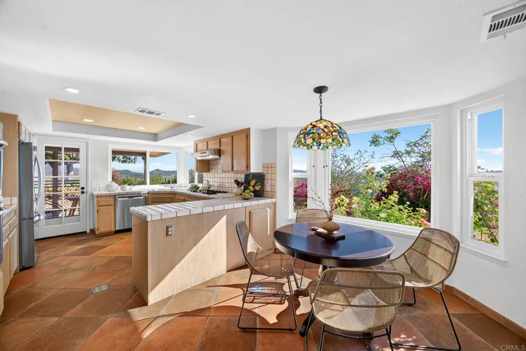 https://cdn.realtyfeed.com/cdn/127/306786214/17c55fe4ea37676c0dcb2a857b7ea757.webp