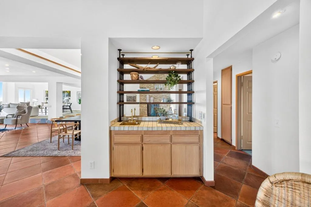 https://cdn.realtyfeed.com/cdn/127/306786214/4cc5696c868db26f2979d6ed6118610a.webp