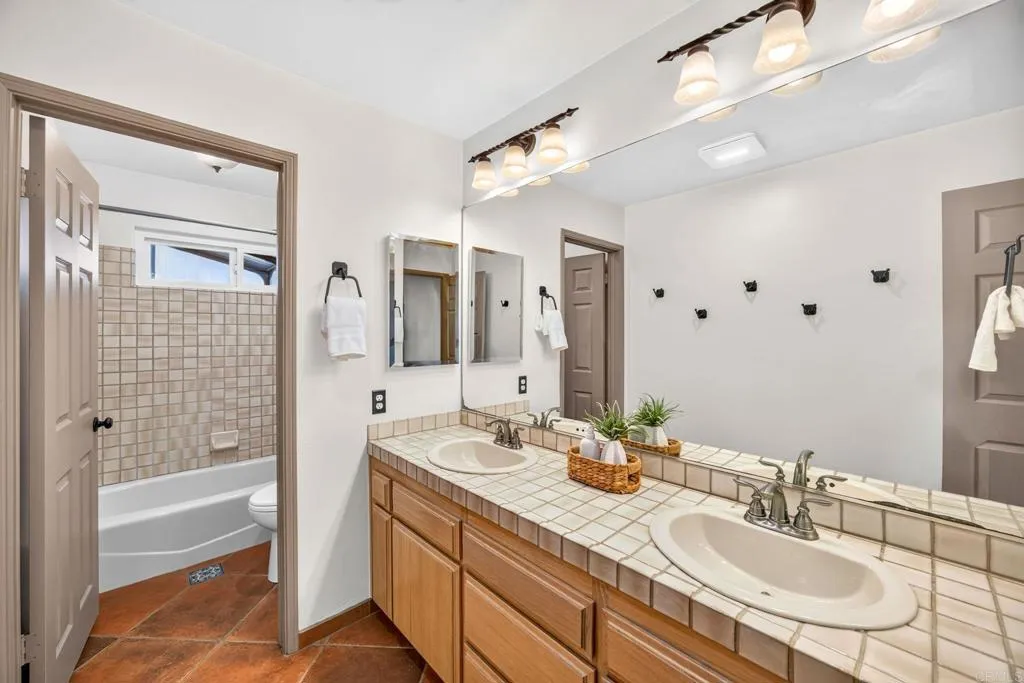 https://cdn.realtyfeed.com/cdn/127/306786214/54e5d20d08e14d61e7cc9b5d181363c4.webp