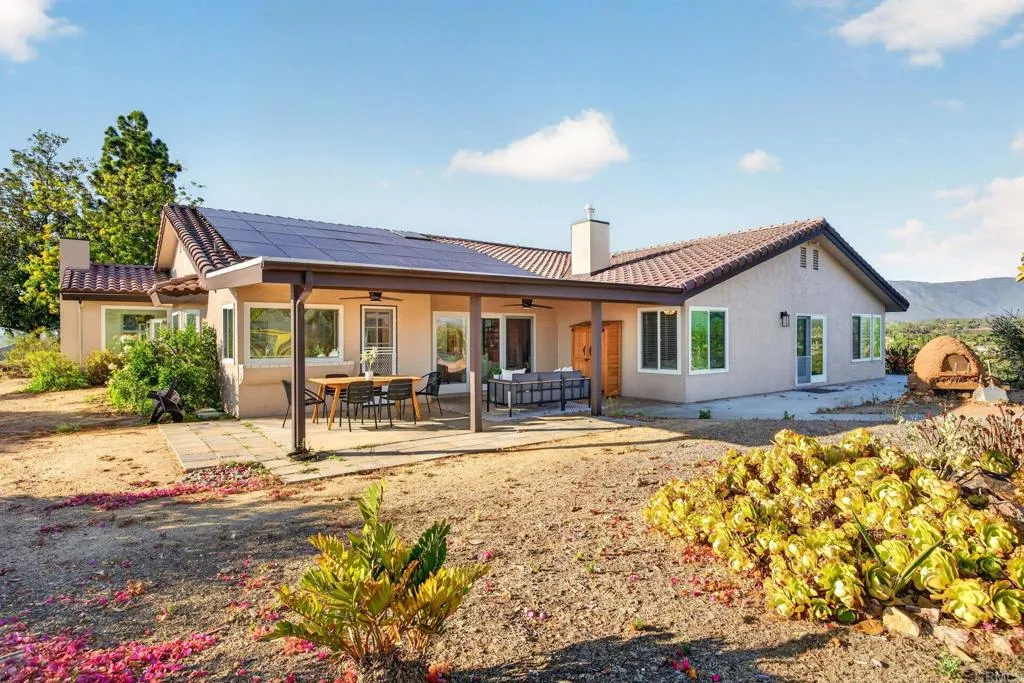 https://cdn.realtyfeed.com/cdn/127/306786214/a09210408c60cf11fbb6acda7e1026b9.webp