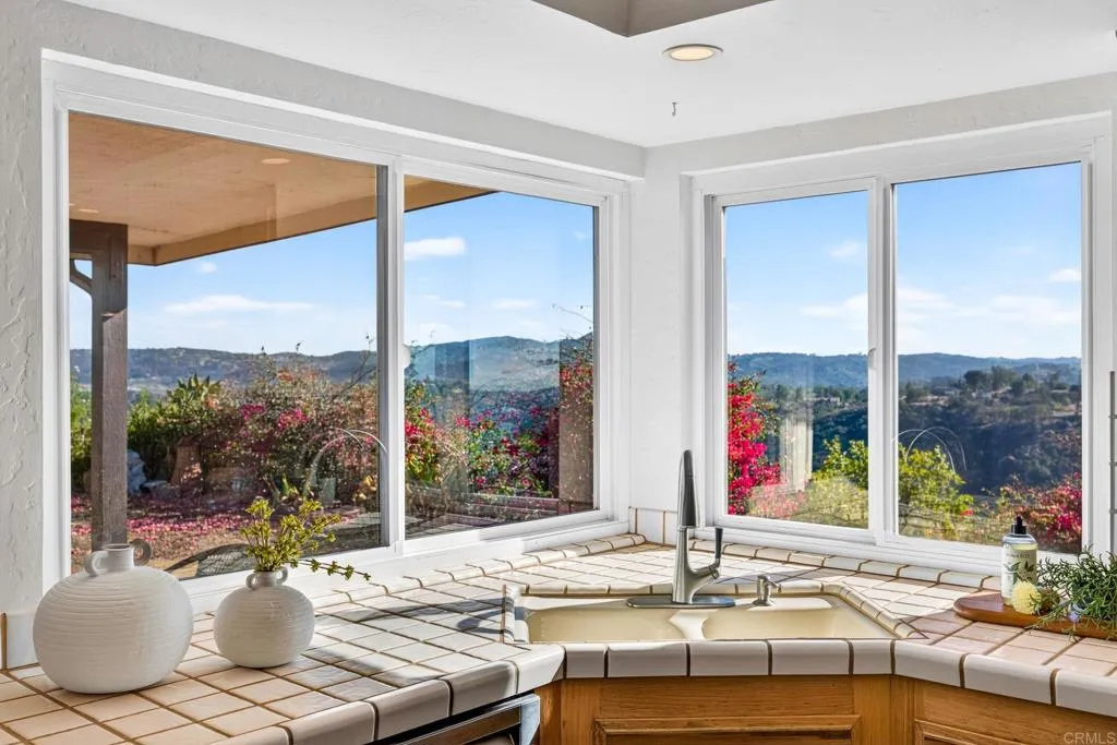 https://cdn.realtyfeed.com/cdn/127/306786214/b504b8e26ab0f02d25c74a0f2388d882.webp