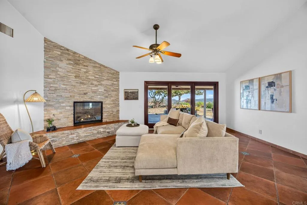 https://cdn.realtyfeed.com/cdn/127/306786214/b51ecad887949fd24f2852de722a85f9.webp