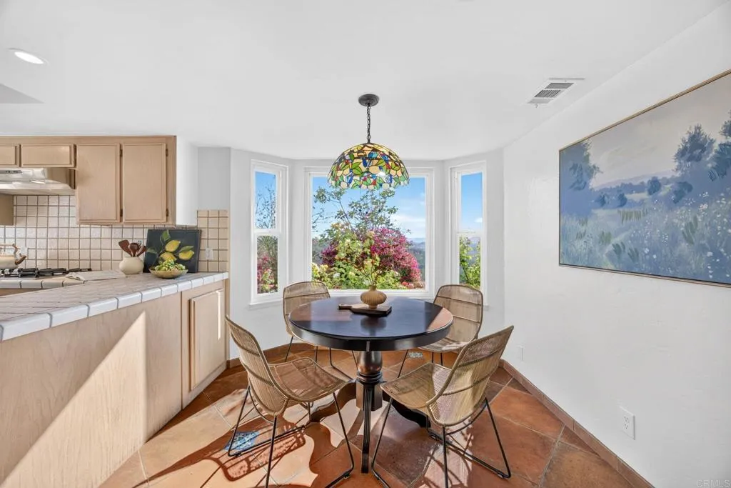 https://cdn.realtyfeed.com/cdn/127/306786214/f4c02a165a44f0d69b87679e0c4b6240.webp
