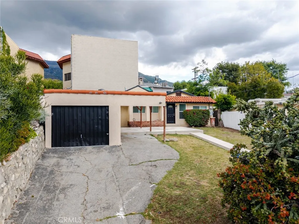 La Crescenta, CA 91214