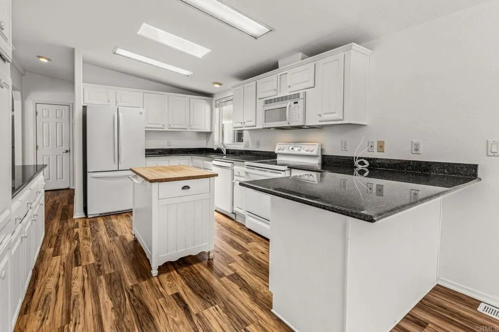 https://cdn.realtyfeed.com/cdn/127/306786268/083d6c2d531f617279491548e1bb73e5.webp