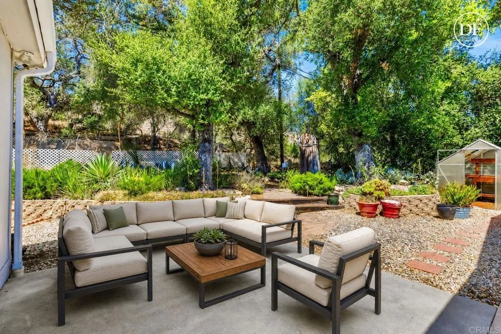 https://cdn.realtyfeed.com/cdn/127/306786268/489c361cc0d756f19c1bf6d814db043c.webp