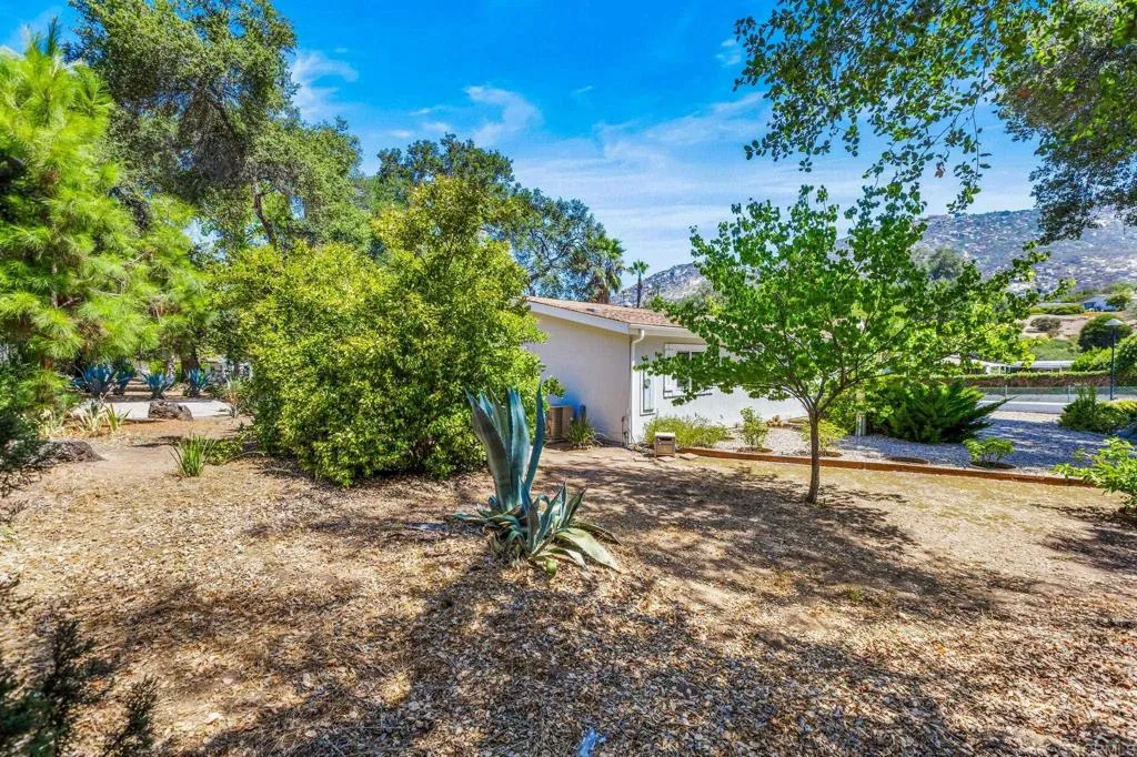 https://cdn.realtyfeed.com/cdn/127/306786268/7bb3947e7fa3d702bcaec18968923df4.webp