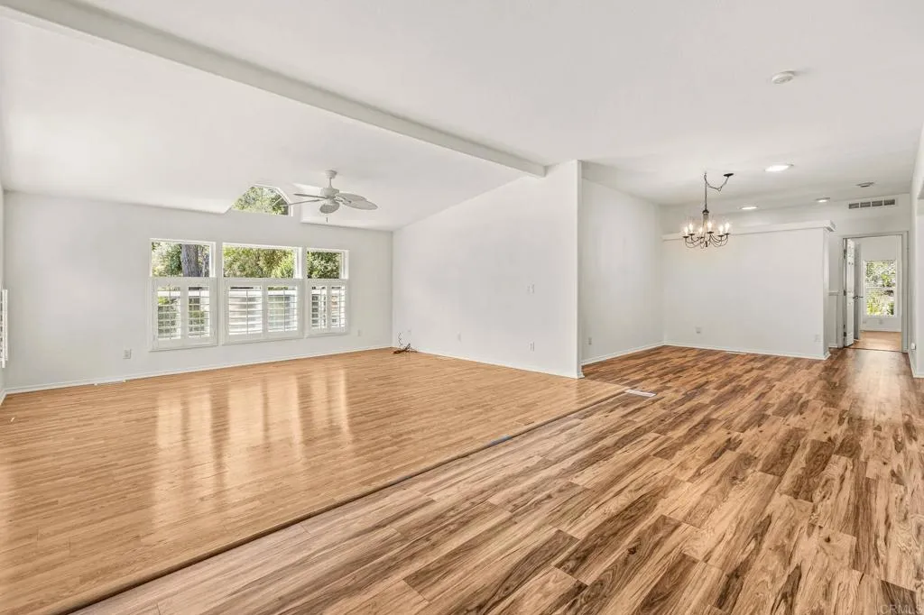 https://cdn.realtyfeed.com/cdn/127/306786268/f80880afe6edd49473fc22a64621bee5.webp