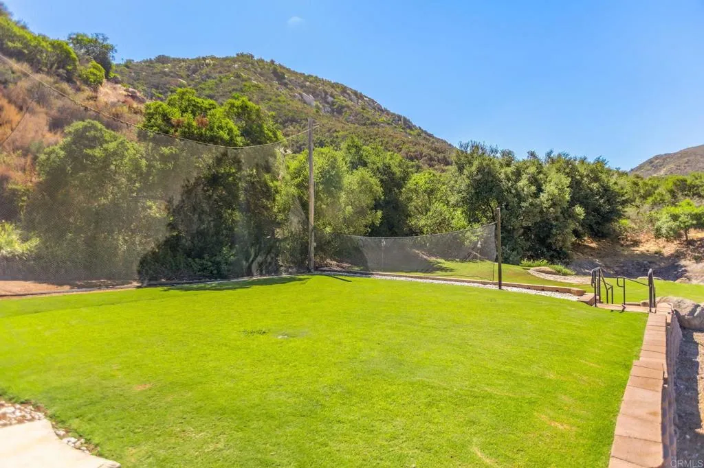 https://cdn.realtyfeed.com/cdn/127/306786268/fd216f7d1c2de7d029bbc96593b69802.webp