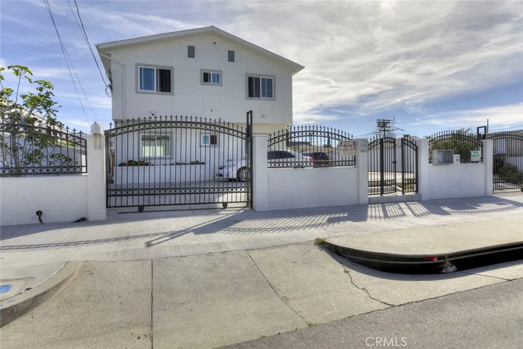 North Hollywood, CA 91605