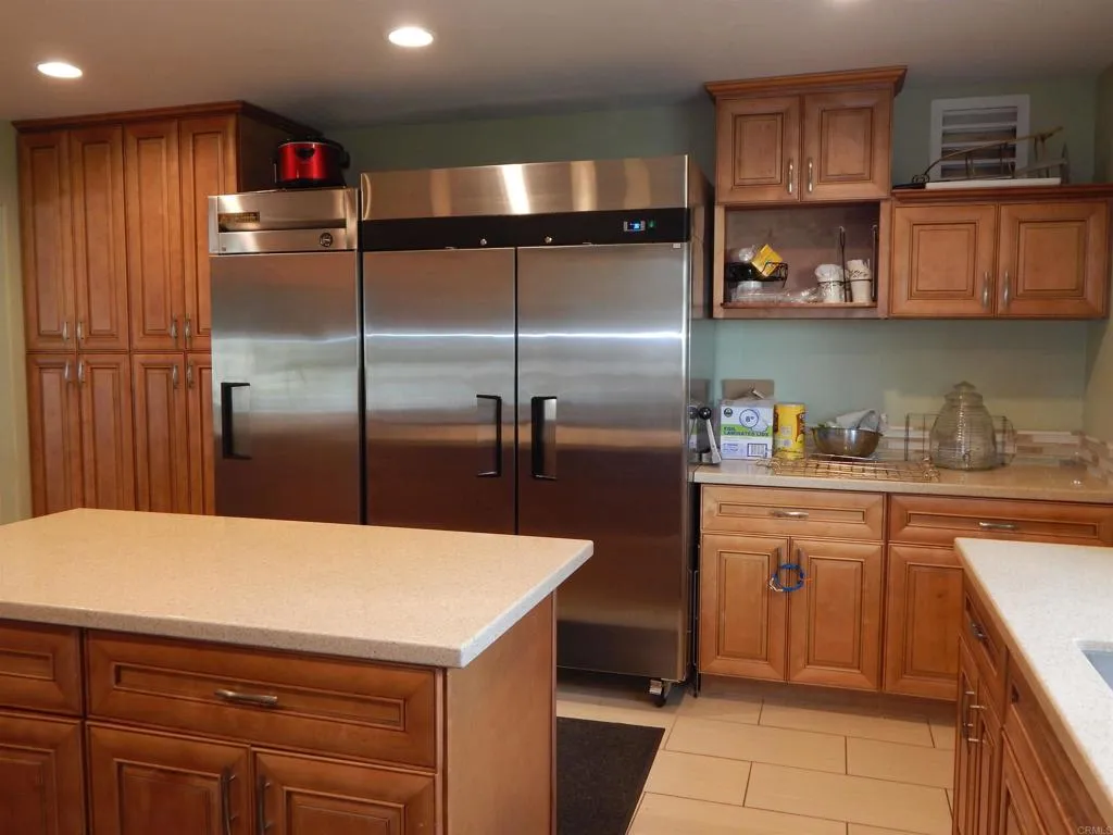 https://cdn.realtyfeed.com/cdn/127/306786367/23eb07099eff01f1a37a874f88825ba2.webp