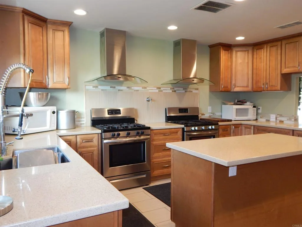 https://cdn.realtyfeed.com/cdn/127/306786367/a31d096e884049138b76af893af4a975.webp