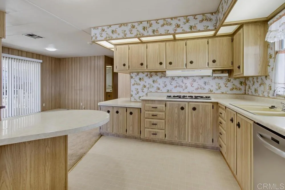 https://cdn.realtyfeed.com/cdn/127/306786367/f0b5c4a92b94401c9d4f9c546c50f3b4.webp