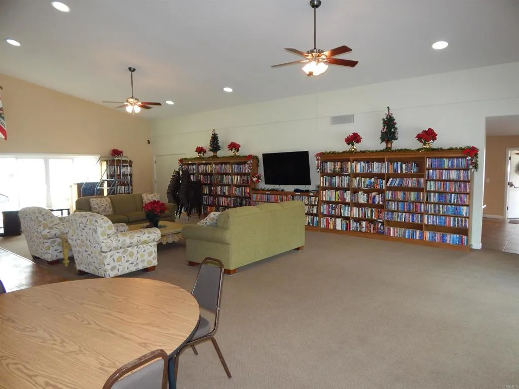 https://cdn.realtyfeed.com/cdn/127/306786367/fc1e26ca807b3eff0ba21ba36cbc7b23.webp
