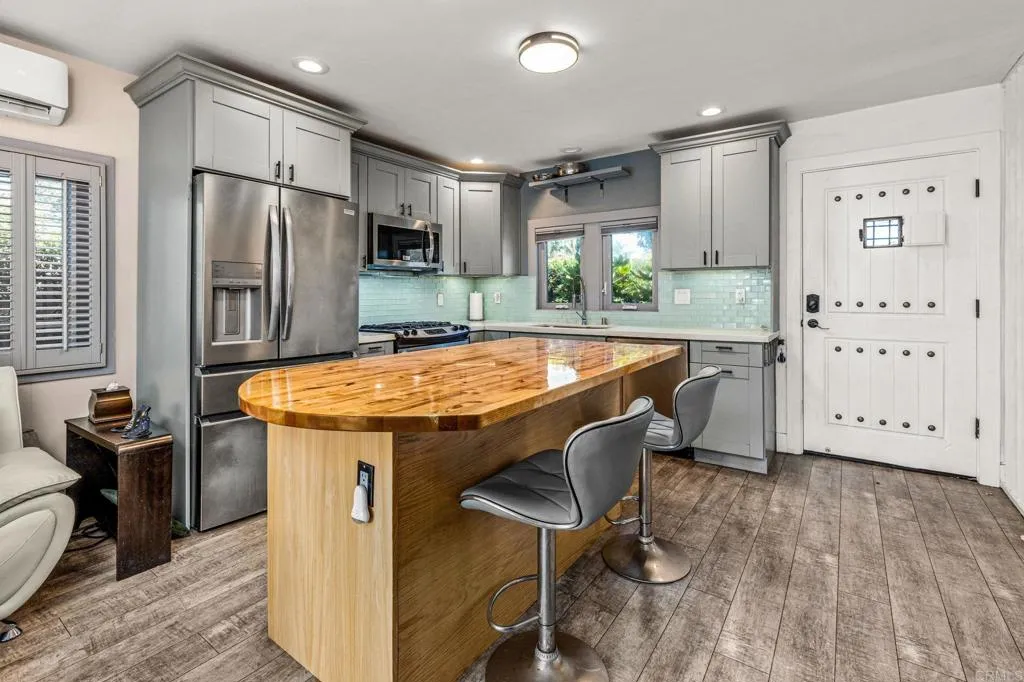 https://cdn.realtyfeed.com/cdn/127/306786370/7fcccccd7c3559f2b480fb25501a16d0.webp