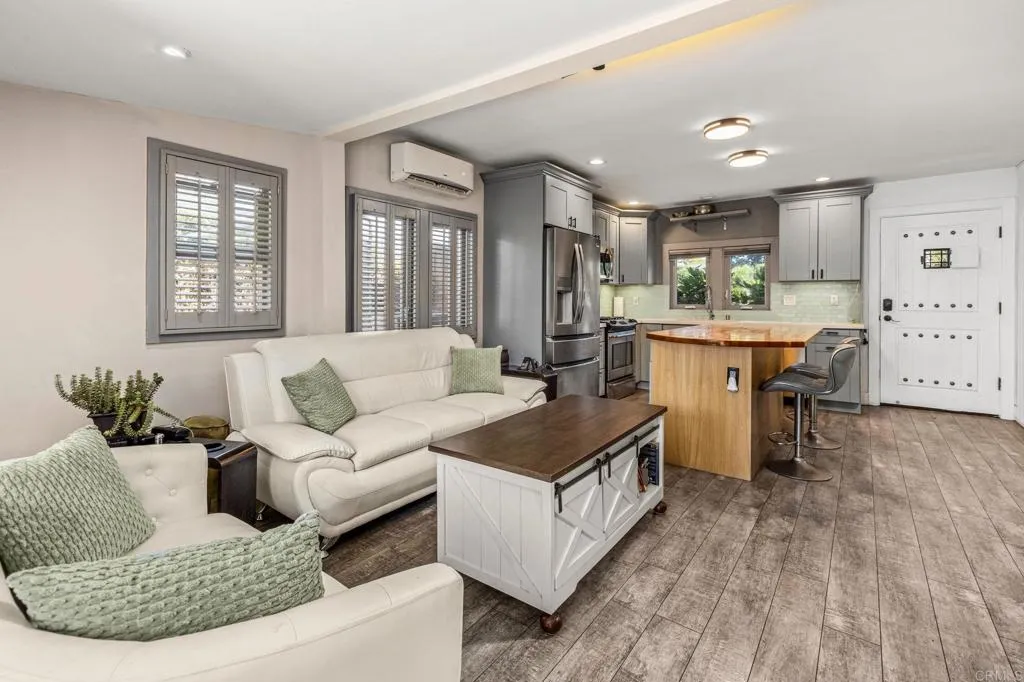 https://cdn.realtyfeed.com/cdn/127/306786370/aba597ca830d93959eb85484217e37a0.webp