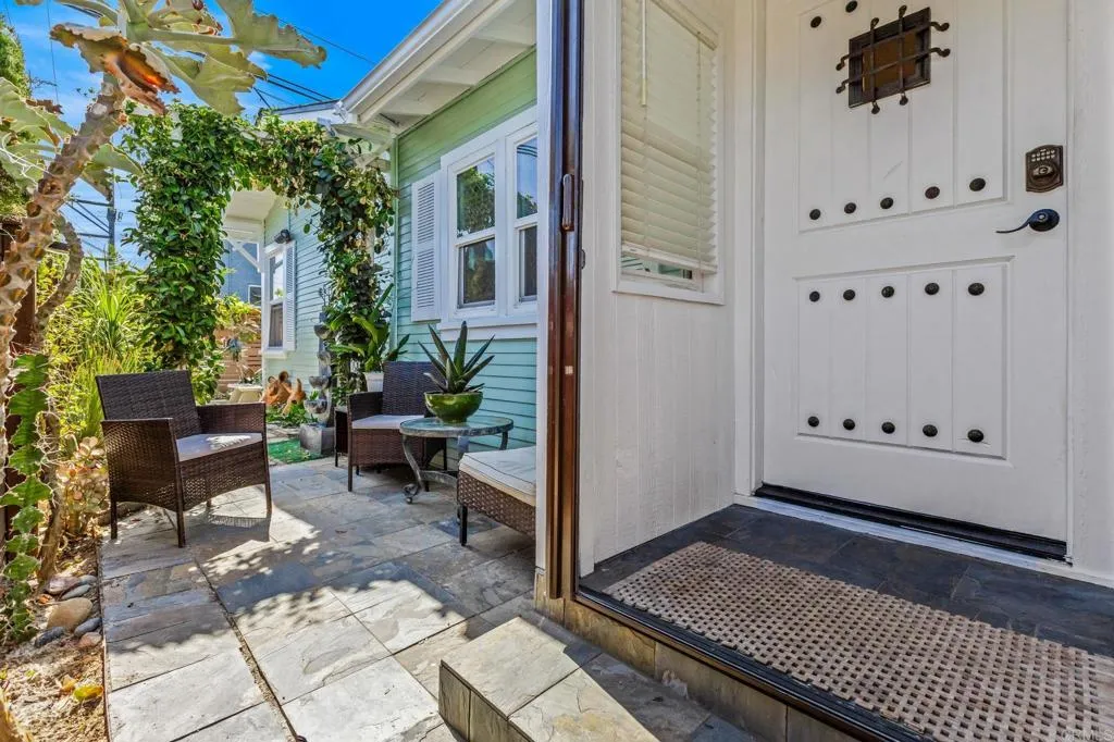 https://cdn.realtyfeed.com/cdn/127/306786370/c24a0fca1ee14d5f9730121daa4fc9c3.webp