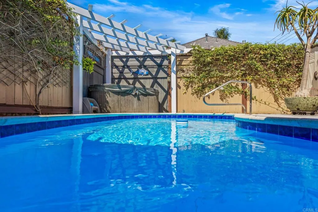 https://cdn.realtyfeed.com/cdn/127/306786370/e67d357392b35bca043ff2c14d8cab37.webp