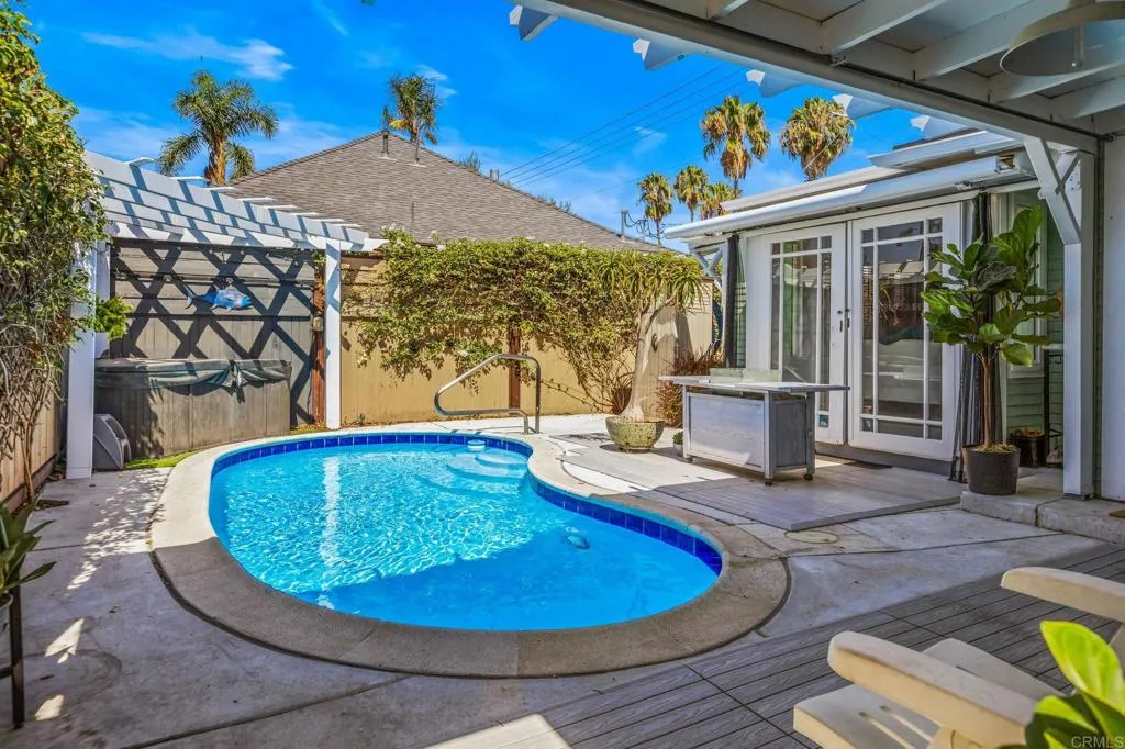 https://cdn.realtyfeed.com/cdn/127/306786370/edc8ce23cdcf476f0bf3fc066af673b8.webp