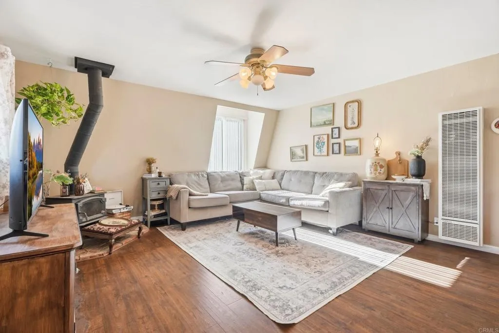 https://cdn.realtyfeed.com/cdn/127/306786373/2d7ba47de500b3df153543b99288f2b9.webp