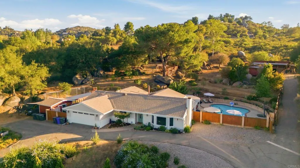 https://cdn.realtyfeed.com/cdn/127/306786373/393cb631f11b55519ff44ebf455cf65b.webp