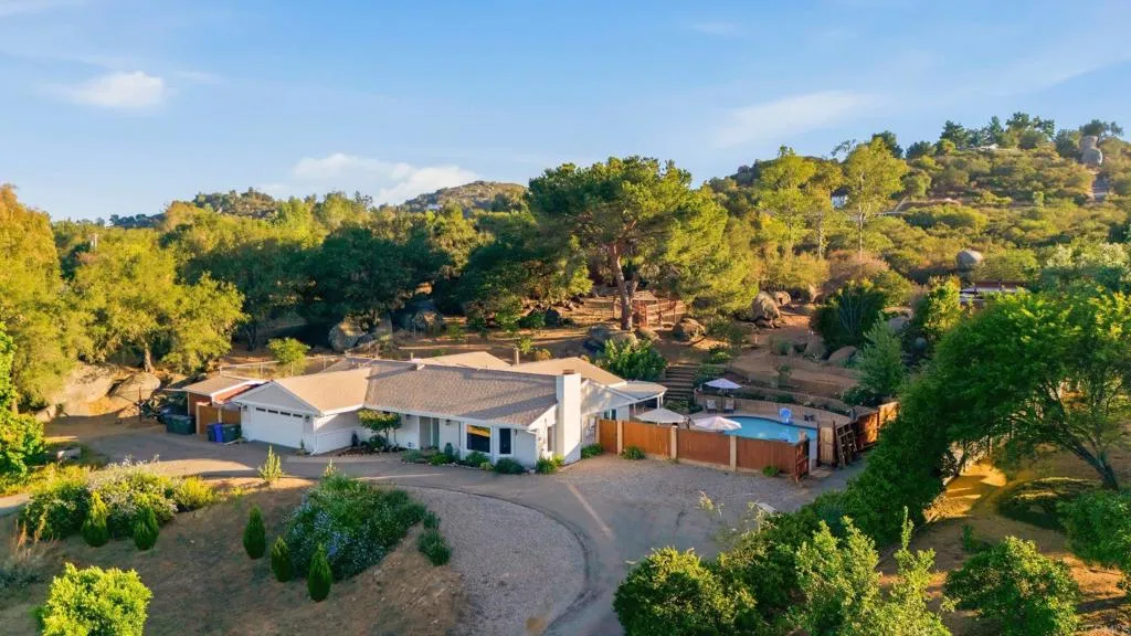 https://cdn.realtyfeed.com/cdn/127/306786373/476b969acff32ac27395461583f65c39.webp