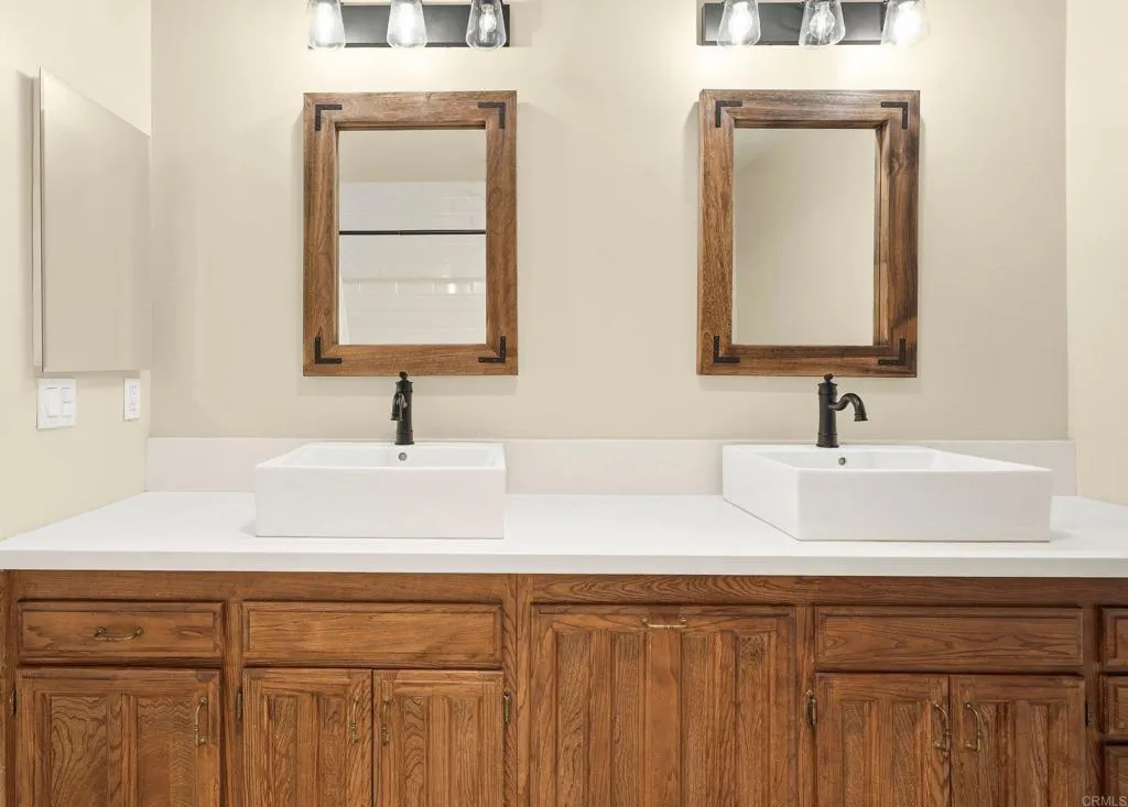 https://cdn.realtyfeed.com/cdn/127/306786373/7ec296dbee9f44561a2e772a11ab2bb1.webp