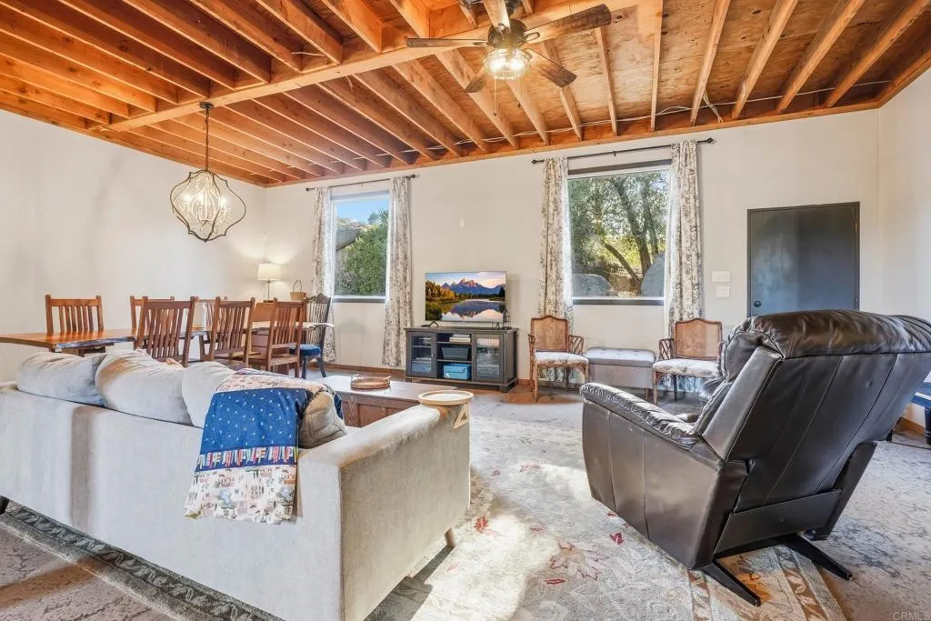 https://cdn.realtyfeed.com/cdn/127/306786373/b1a73d07dddb4df6b5ddfbe5e8144162.webp