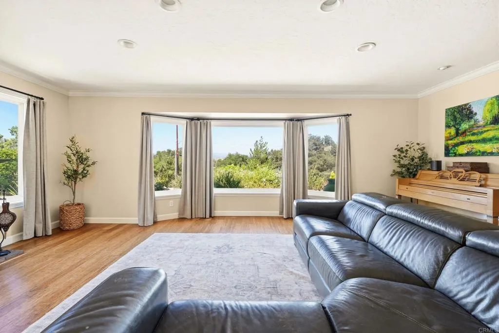 https://cdn.realtyfeed.com/cdn/127/306786373/d74c589e0f87ae3ebf7dcfdc48f4fcbf.webp