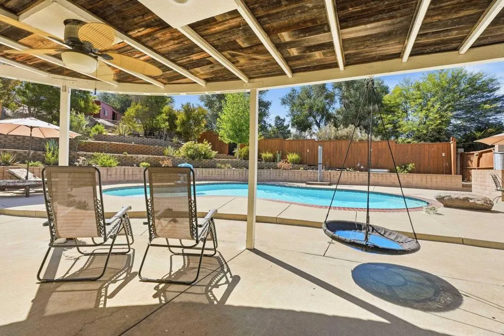 https://cdn.realtyfeed.com/cdn/127/306786373/de7f27d2f3af025d3dc024193cbe0832.webp