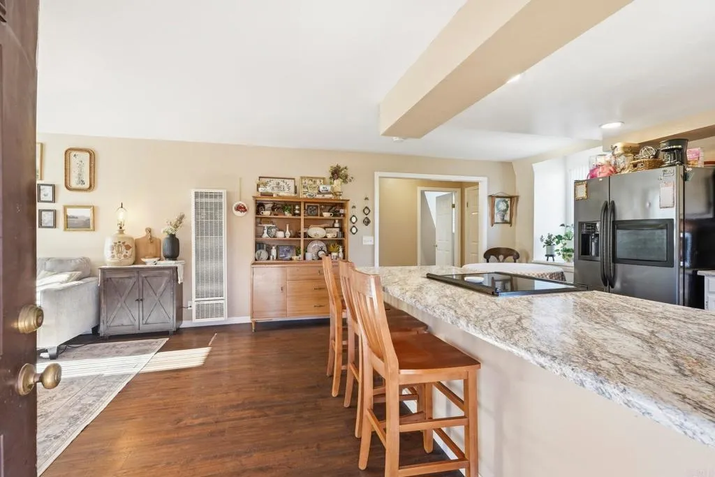 https://cdn.realtyfeed.com/cdn/127/306786373/de9dd8072bdd324bc4d10a37bcc266ed.webp