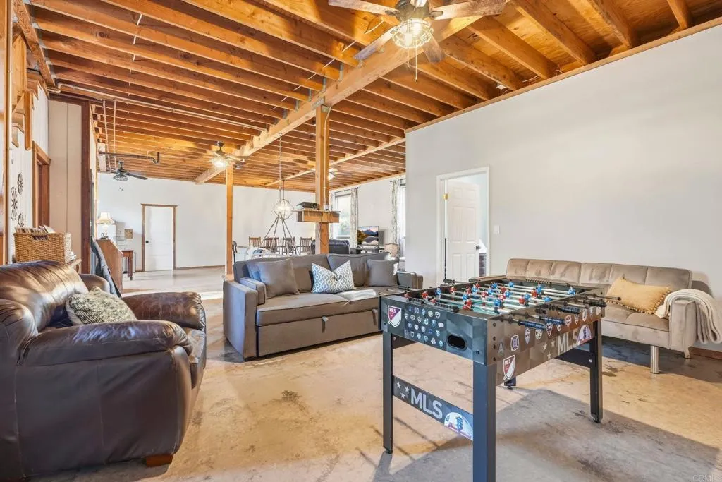 https://cdn.realtyfeed.com/cdn/127/306786373/eb72212c5f3560a5e3bd0a27ad8d4056.webp