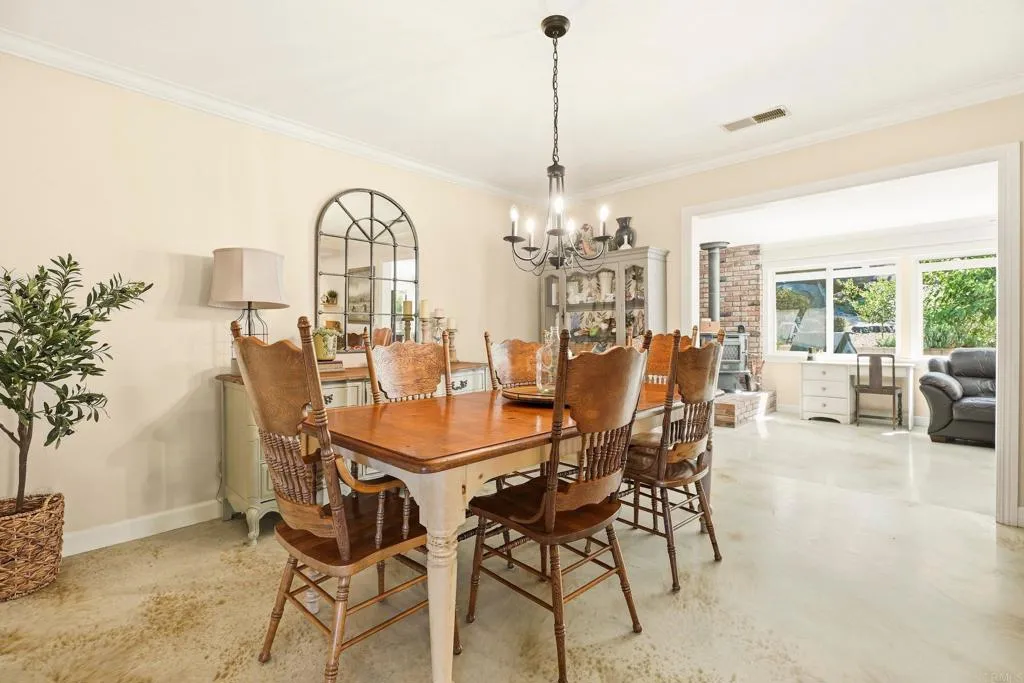 https://cdn.realtyfeed.com/cdn/127/306786373/f451d2f9ff8e2b4052a147e8c7b18017.webp