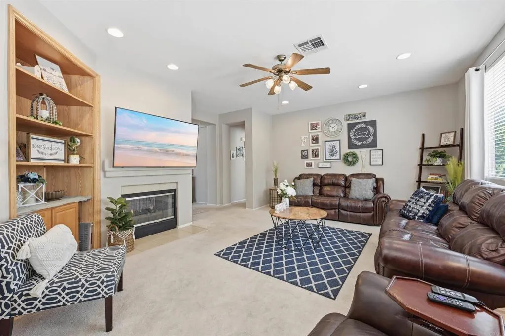 https://cdn.realtyfeed.com/cdn/127/306786375/641dbb1a5357047279850f50f315cc3c.webp