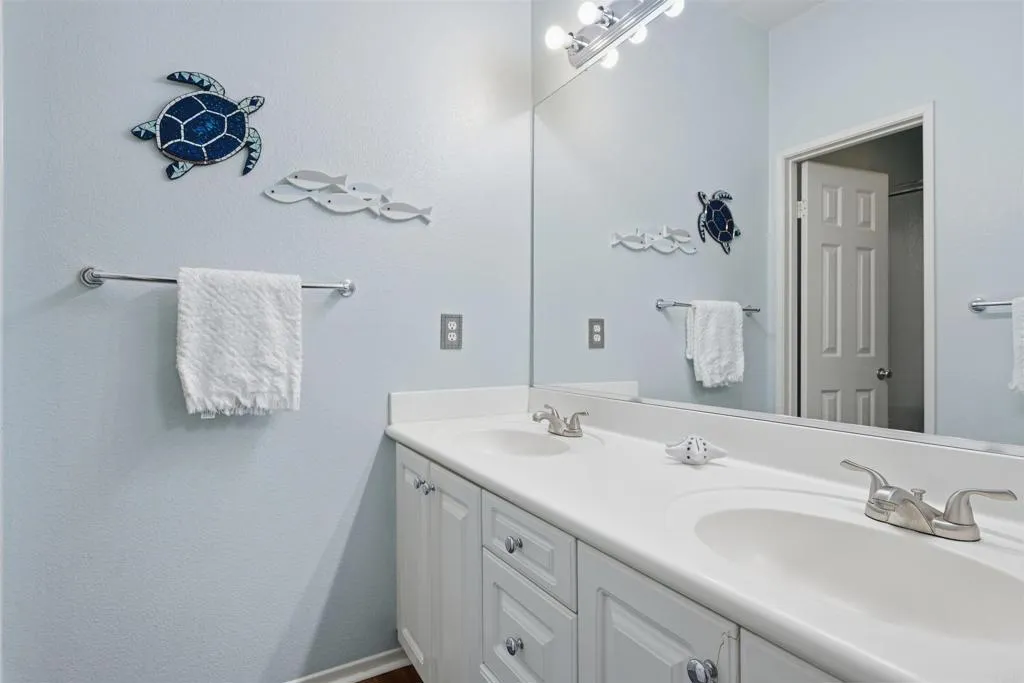 https://cdn.realtyfeed.com/cdn/127/306786375/7e2a25cf0cc050175a98b7caf7df5c89.webp