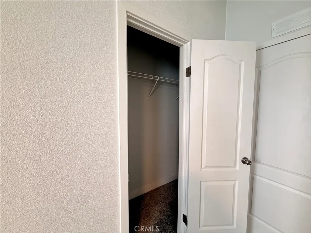 https://cdn.realtyfeed.com/cdn/127/306786399/b8ab023cca196973cace57f68608bf29.webp