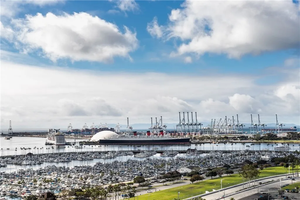 700 E Ocean Boulevard 2308