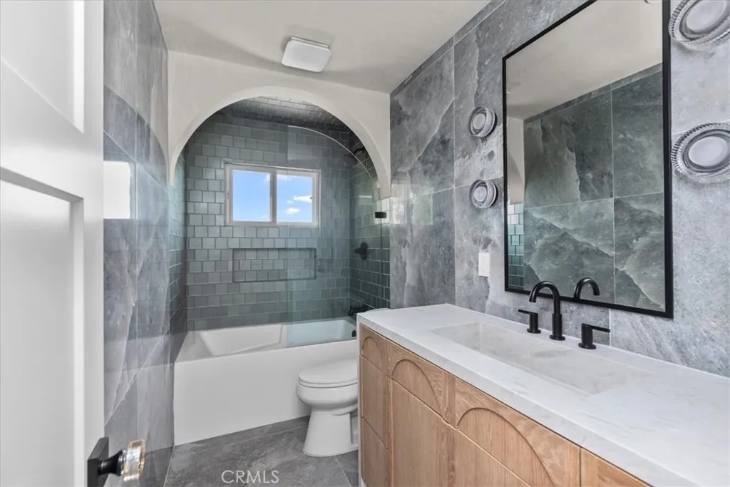 https://cdn.realtyfeed.com/cdn/127/306786443/509a077acb650ef16834e3e17cbdefe2.webp