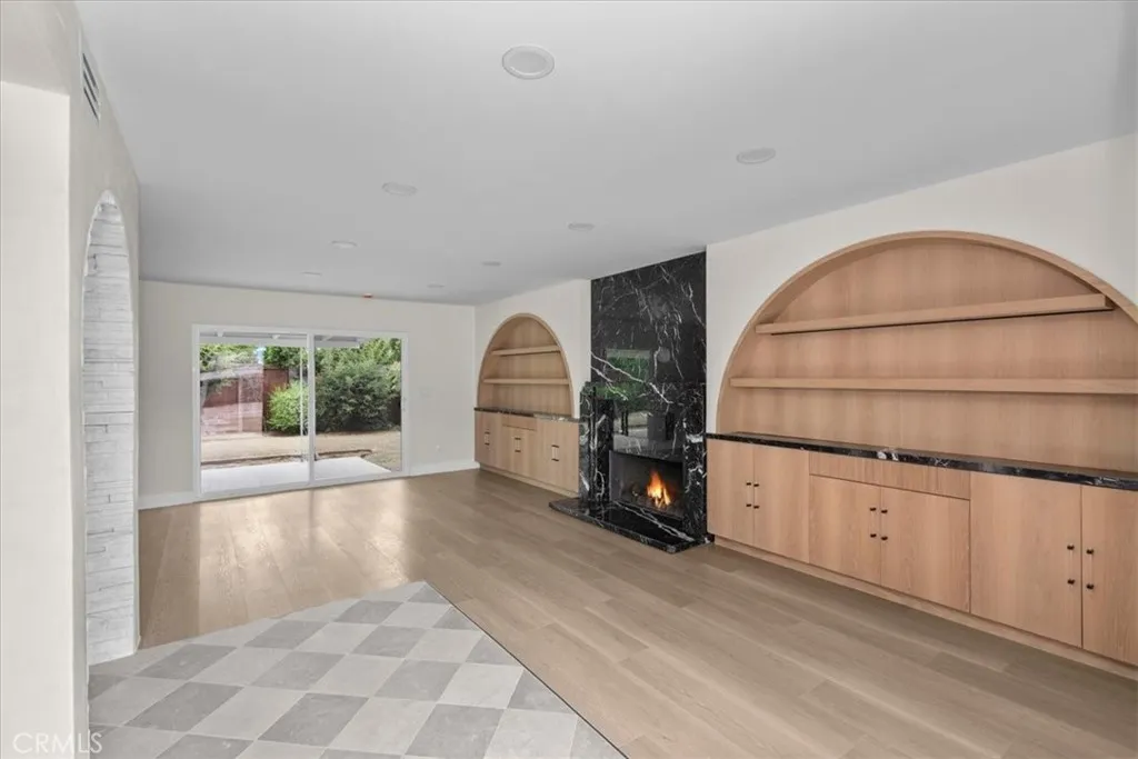https://cdn.realtyfeed.com/cdn/127/306786443/6eebb9be77a0be6a0d71d71ad07ddc8f.webp