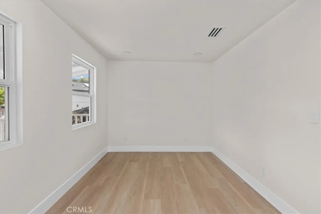 https://cdn.realtyfeed.com/cdn/127/306786443/7e066c34149af450686812fcb6cbd8ba.webp