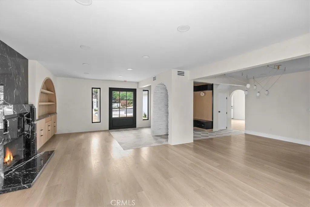 https://cdn.realtyfeed.com/cdn/127/306786443/e021ba43897ad4176bb3765394e0b3b3.webp