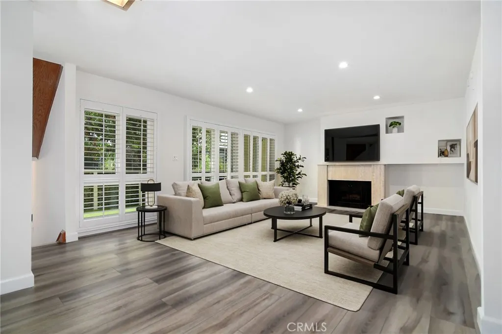 Sherman Oaks, CA 91401
